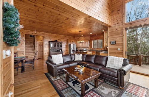 My Mountain Cabin | Peaks & Quiet Retreat - Views From Every Room and Dog Friendly