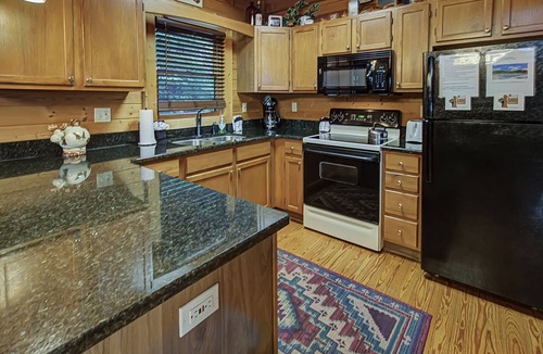 Sevierville House | Peek-A-View Affordable Family Cabin In Wears Valley in Dogwood Farms
