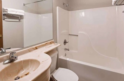 Morgantown Hotel | Perfect Morgantown Base - Your Comfortable Room Awaits | Free Breakfast