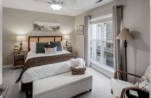 Cornelius Condo | Perle du Lac l Fun for Families & Long Stays