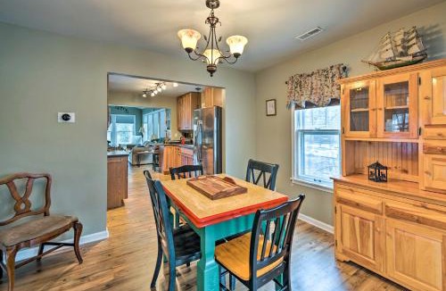 Delavan Lake House | Pet-Friendly Extended Stay Walk to Delavan Lake