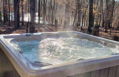 Westminster House | Pet-Friendly Lakefront Retreat Hot Tub, Sandy Shore & Fenced Yard