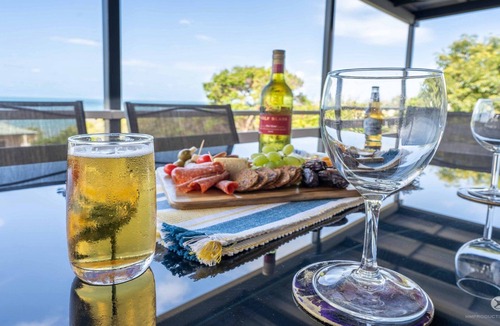 Seventeen Seventy House | PETER'S COTTAGE - A COASTAL GEM IN HISTORIC 1770