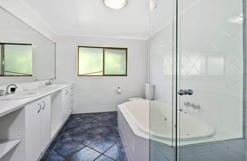 Point Lookout House | Pets Allowed - This large family beach house is close walking distance to...