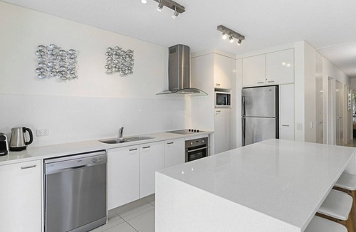 Noosa Heads Apartment | Picture Point 11 Penthouse apartment with rooftop deck & spa and stunning Views