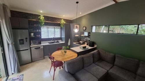 Hunter's Home House | Pond Cottage