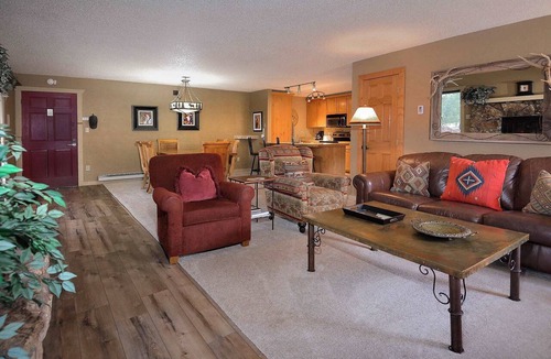 Mount Crested Butte Condo | Ponderosa Condo, renovated 2BD/2BA, hot tub, deck