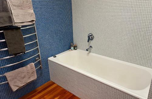 Remuera House | Private and Sunny - 2 Bedroom Guest-suite in Remuera
