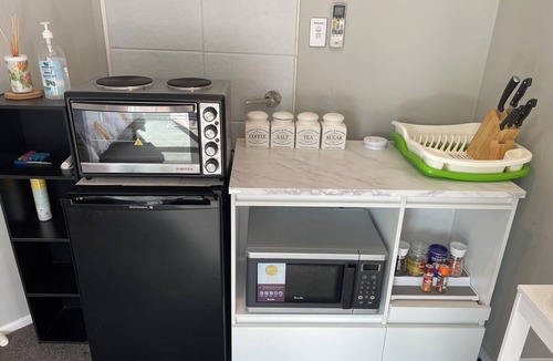 Rosedale House | Private Double Cozy Guest Suite with Private Garden-Walk Distance Rosedale Park