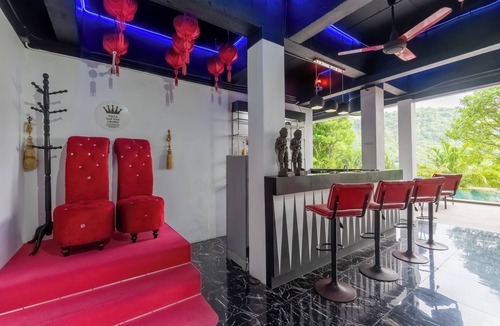 Chalong Villa | Private Pool Villa for your family and friends/Private Chef available
