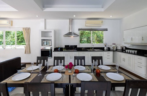 Chalong Villa | Private Pool Villa 4 bedrooms for family