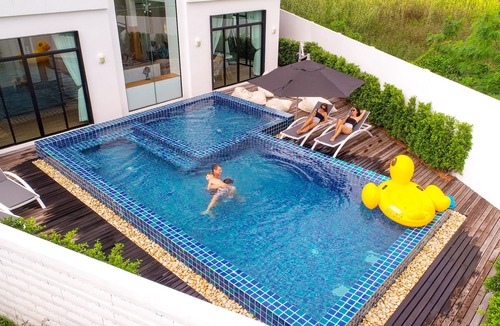 Chalong Villa | Private Pool Villa 6 bedrooms 8 beds Only 300 meters walking distance to the sea