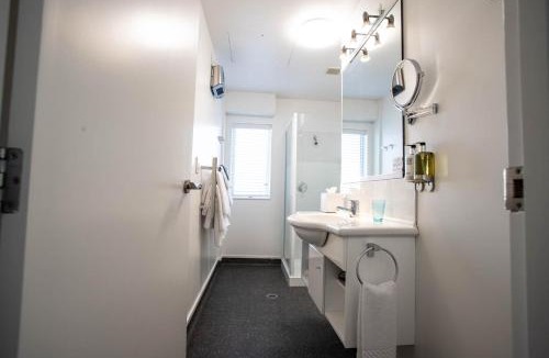 Te Anau Hotel | Radfords on the Lake