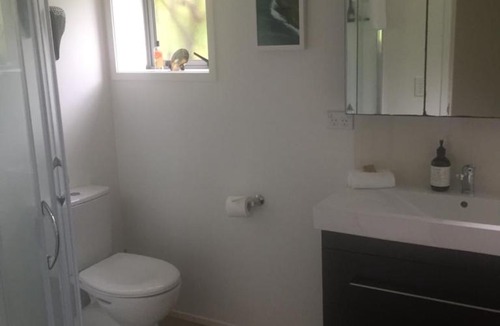 Raglan House | RAGLAN - FULLY self contained 1 bedroom
