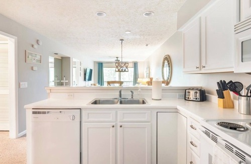 Pawleys Island Condo | Relaxing 2BD True Blue Golf Resort 4 Pools, Huge Balcony, 3 min to Pawleys Beach