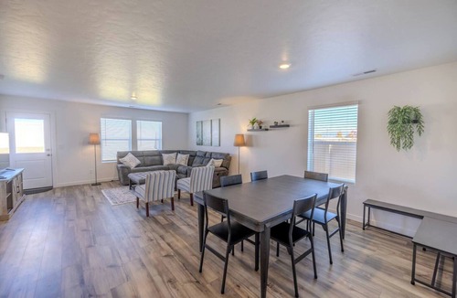 Bouvet Island House | Relaxing new 4 bed 2 bath home in beautiful Nampa