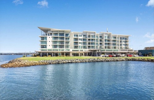 Ballina Apartment | Relaxing water views with sunsets in the evening, enjoy your private spa