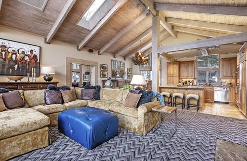 Snowmass Village House | REMINGTON RETREAT - ENTICING with Remarkable Ski Access Convenience!