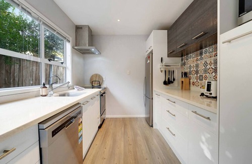 Greenlane - Ellerslie House | Remuera 3BR Elegance Home with Outdoor Living