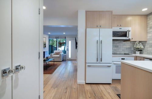 Aspen Apartment | Renovated Core 2BR 2BA with AC, Pool & Hot-tub