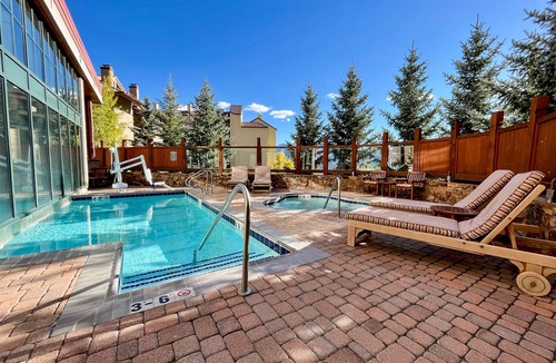 Mount Crested Butte Condo | Retreat in the Heart of Mt Crested Butte! Skin-In/Out - Studio/Pool/Hot tub