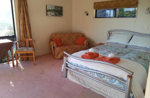 Waiotahi Bed & Breakfast | Ridgehaven Accommodation