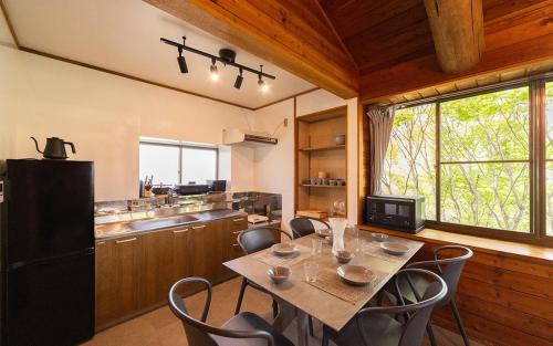 Tsumagoi House | rinne 2nd living Kitakaruizawa Garden