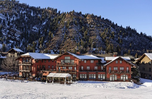 Aspen Condo | Ritz Carlton Residences Ski In Out LUX 2 Bedroom 2.5 Bth Kitchen WD Pool Spa Gym