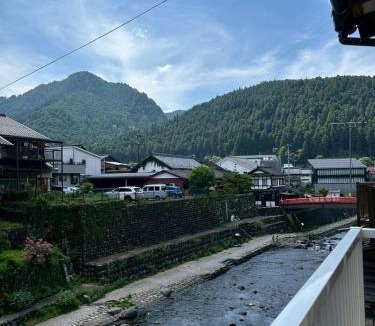 Hachiman-cho Apartment | River front Guest House 風