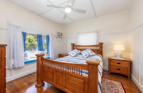 Maclean House | River View Cottage