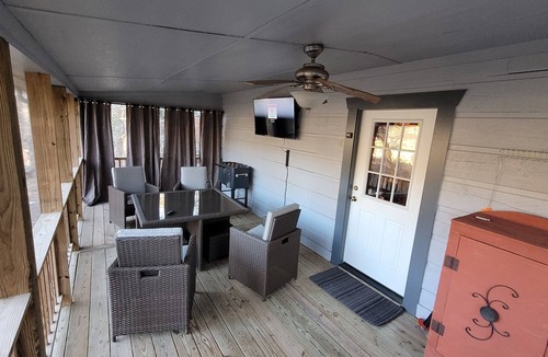 Ellijay Cabin | Riverfront Ellijay Cabin - Hot Tub - Arcade - Resort Pools - 3 Bedroom Sleeps 6