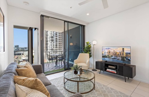 South Brisbane Apartment | Riverside 2-Bed by Brisbane's Landmarks