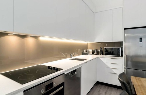 Arthur's Point Apartment | Riverview Penthouse - Apartment 19