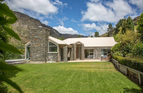 Arthur's Point House | Riverview Retreat by MajorDomo - 4-Bedroom Home