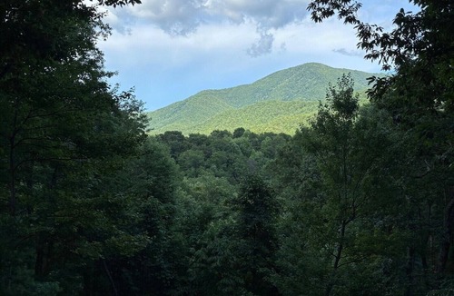 Wears Valley Cabin | Romantic, Secluded, Stunning views, Hot Tub, Pool Table, Near Top Sights, Top.