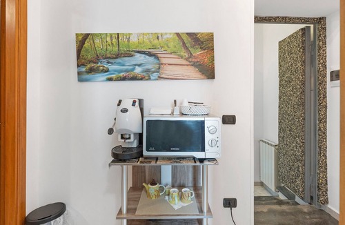Arco Felice Apartment | Room 'Camera Doppia Dell'Arco Romano' with Private Terrace, Wi-Fi and Air Conditioning