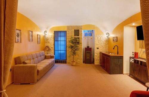 Meta Apartment | Room 'Matrimoniale Mansardata' with Shared Terrace, Wi-Fi and Air Conditioning