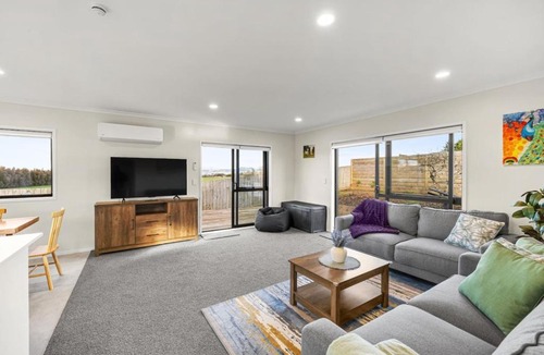 Ngongotaha House | Rotorua 3BR Adventure Base with Air-Con and Parking