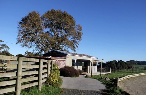 Te Miro House | Rustic Cottage Getaway on a Working Farm in Cambridge, New Zealand