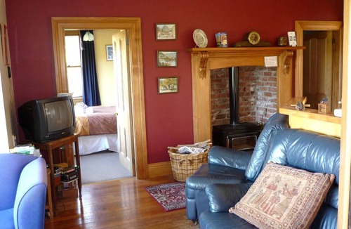 Papatowai Cottage | Rustic Cottage Rental Perfect for a Family near Papatowai, New Zealand