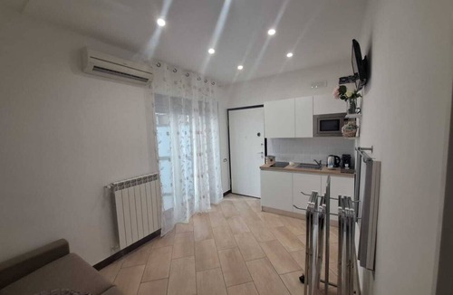 Salerno Apartment | Salerno4seasons Appartamento Winter Bilocale Adatto Alla Famiglia e Alle Coppie