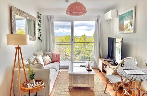 East Ballina Apartment | Salt - Relaxed Coastal Vibes, Bay Views, Dog Friendly 🐾