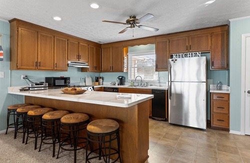 Topping House | Salt Therapy | Riverfront 4BR Peaceful Haven