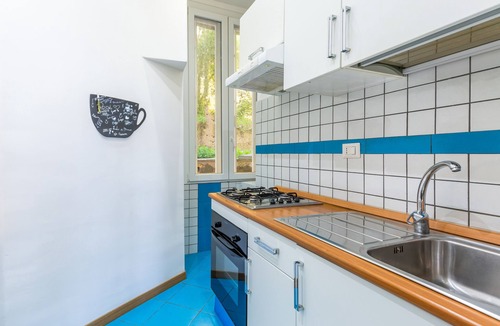 Posillipo Apartment | San Luigi cozy flat - private parking
