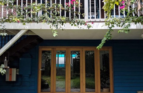 Marcoola Apartment | Sandy Toes Apartment - Across road from the beach
