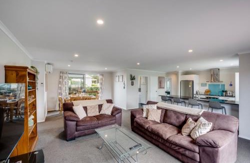 Waimarama House | SeaRenity - Waimarama Holiday Home