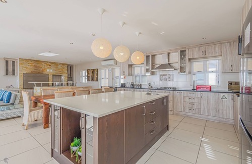 Calypso Beach House | Seasons of Serenity, Langebaan 8-sleeper