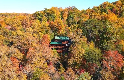Sevierville Cabin | Secluded, Privacy, Mountain View, Sunset, 3D Movies, Hot Tub, Game Room + More!