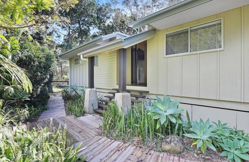 Amity Point House | Secluded & Private Stunning Beach House