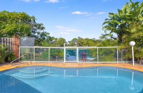 Elanora House | Serenity at Elanora - Waterfront Elanora - Min 3 Night Stays!